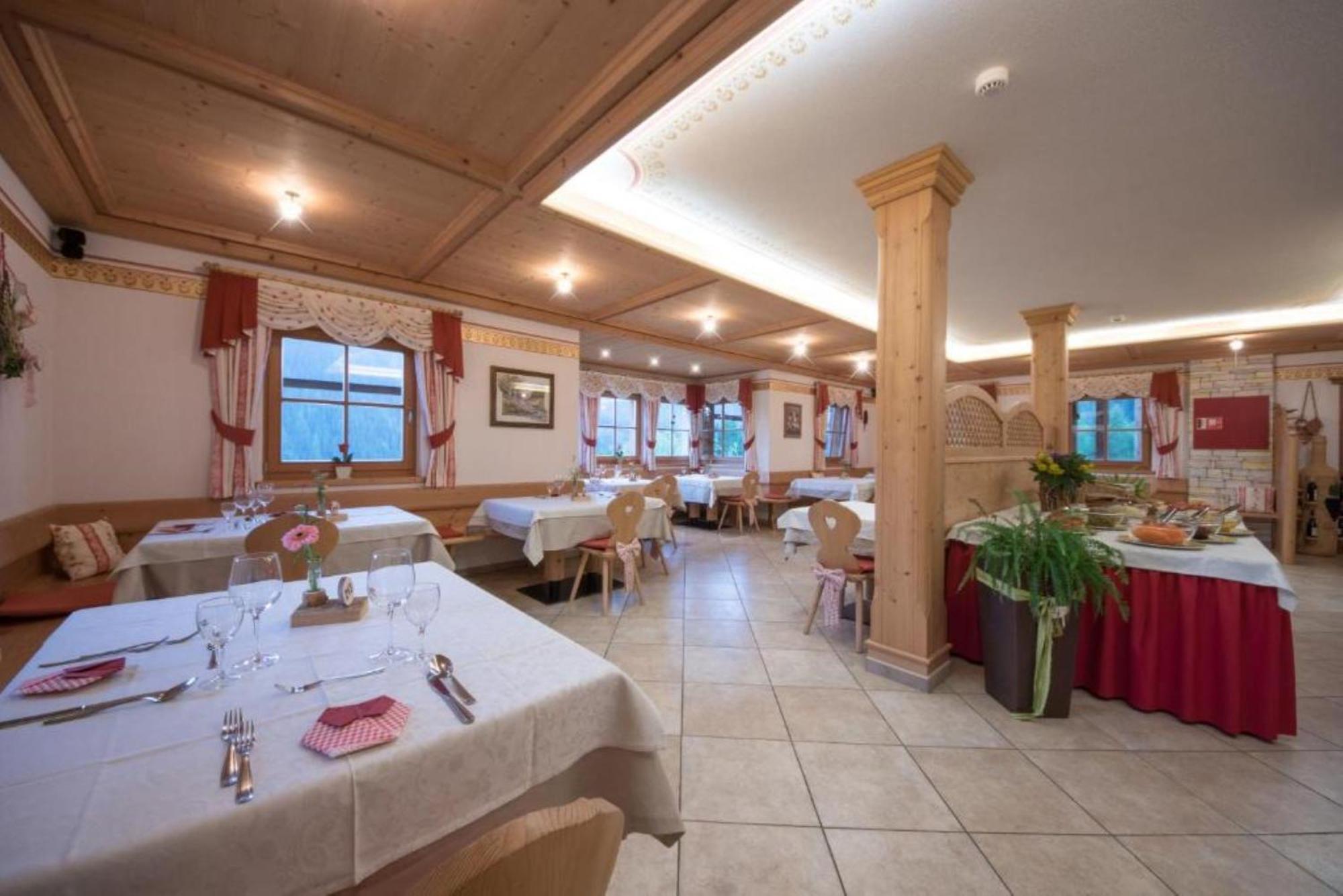 Hotel Pension Odles San Martino in Badia Esterno foto