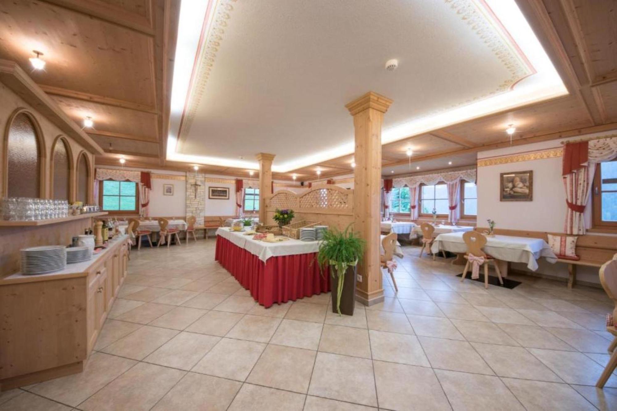 Hotel Pension Odles San Martino in Badia Esterno foto