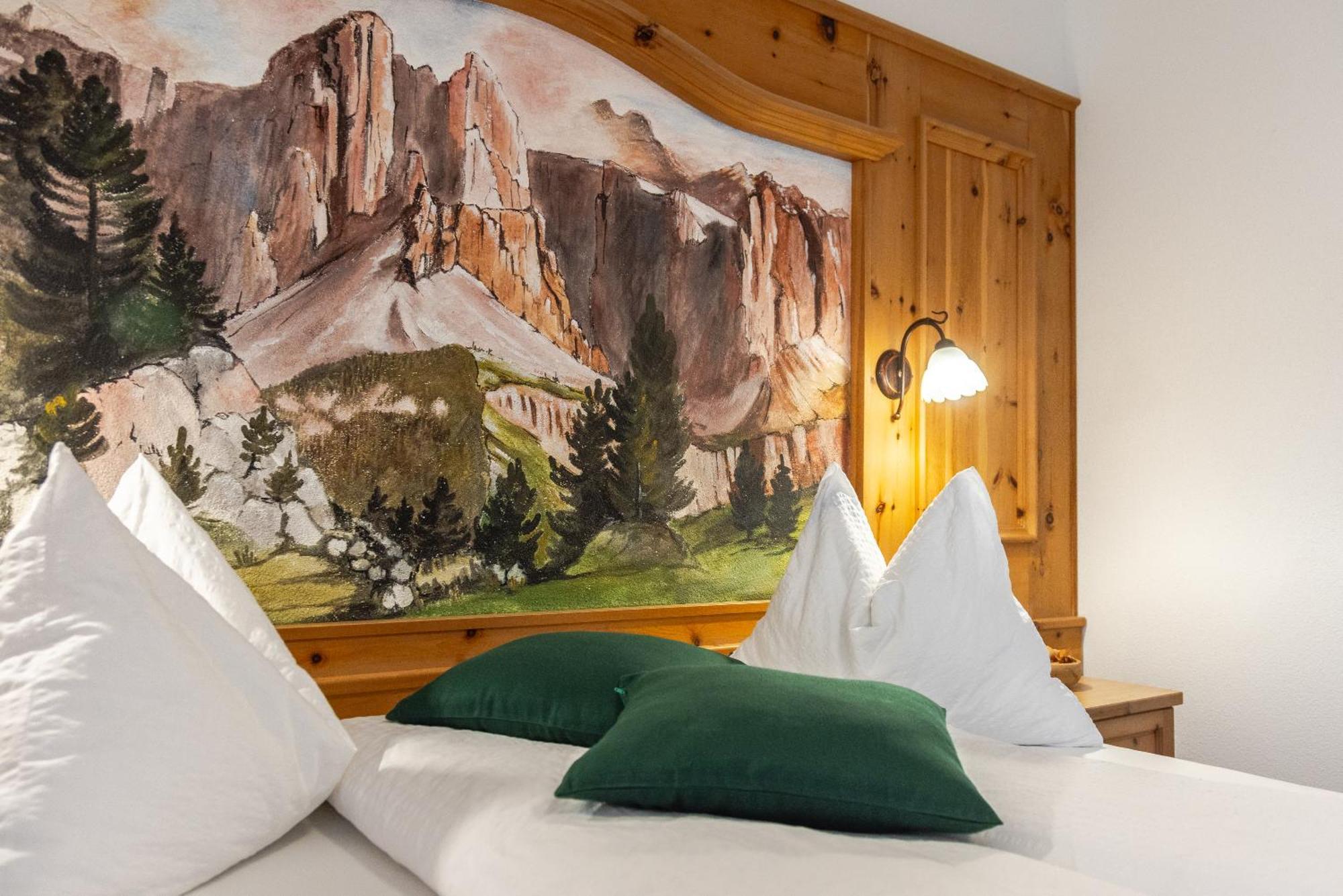 Hotel Pension Odles San Martino in Badia Esterno foto