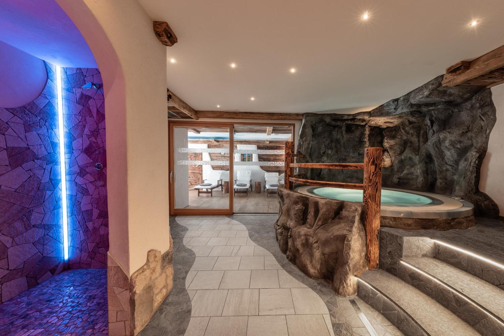 Hotel Pension Odles San Martino in Badia Esterno foto