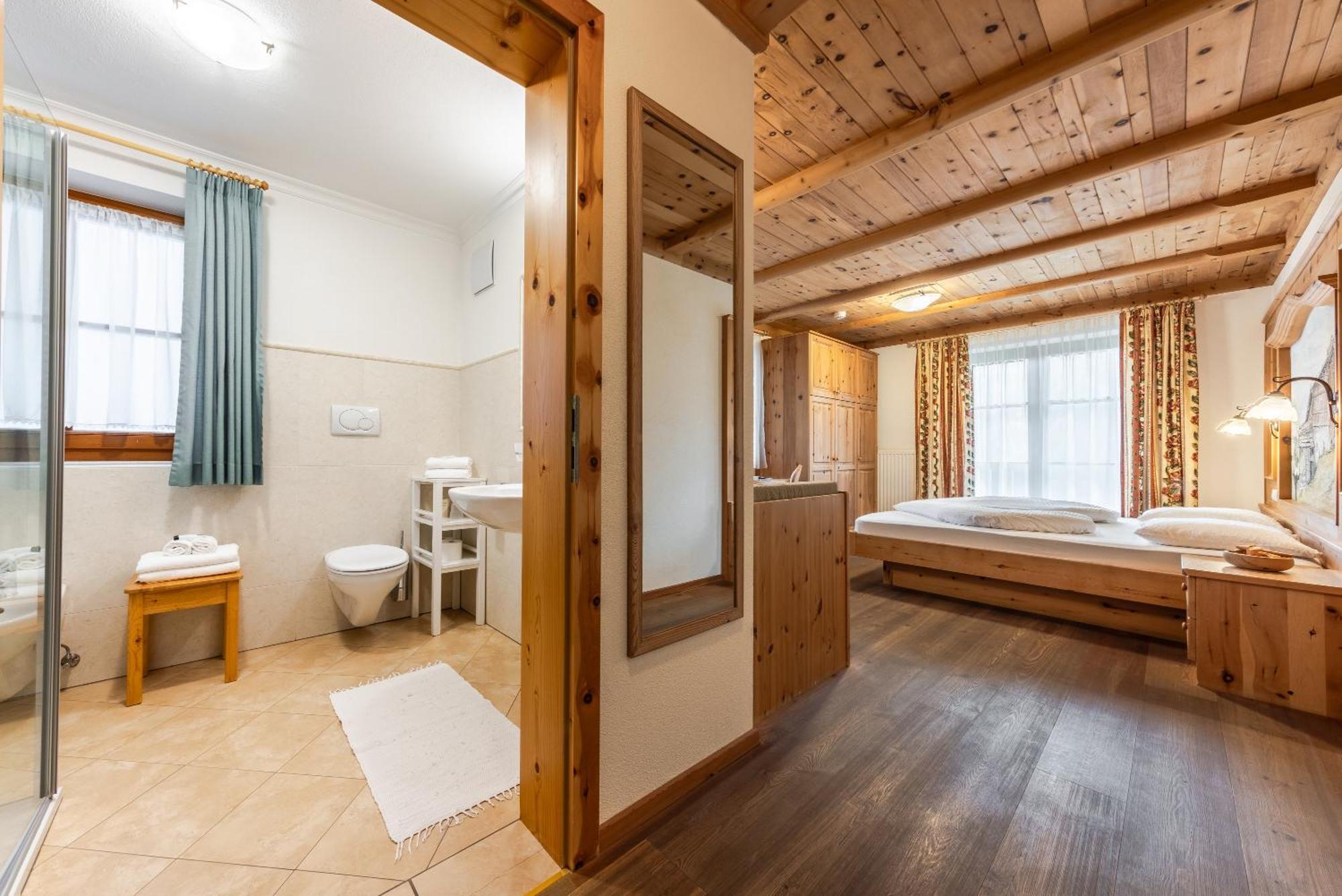 Hotel Pension Odles San Martino in Badia Esterno foto