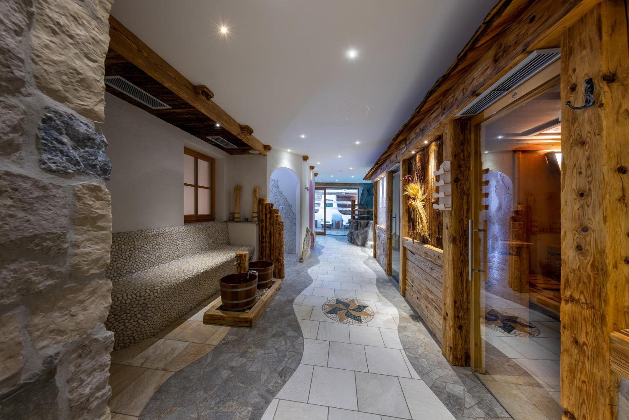Hotel Pension Odles San Martino in Badia Esterno foto