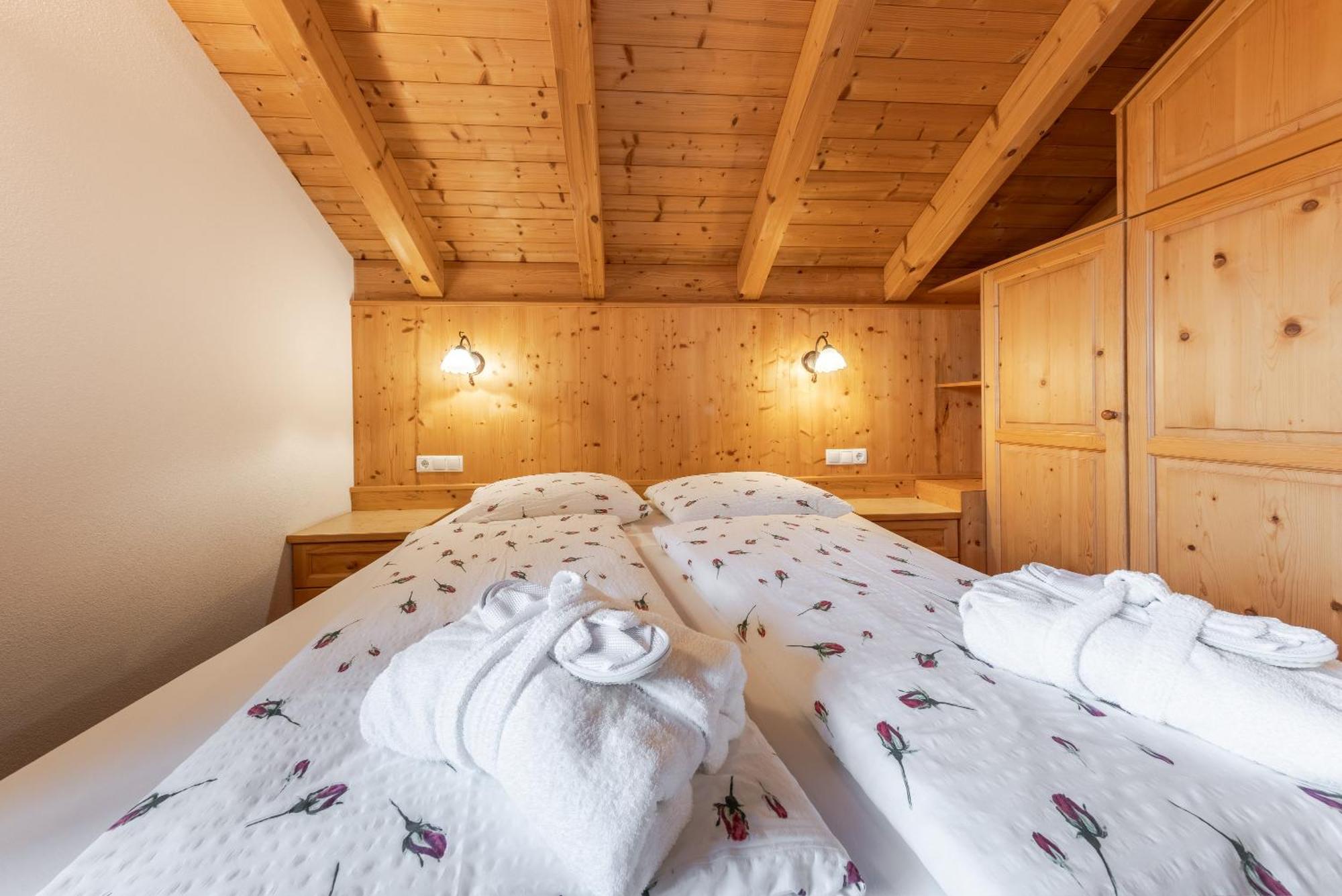 Hotel Pension Odles San Martino in Badia Esterno foto