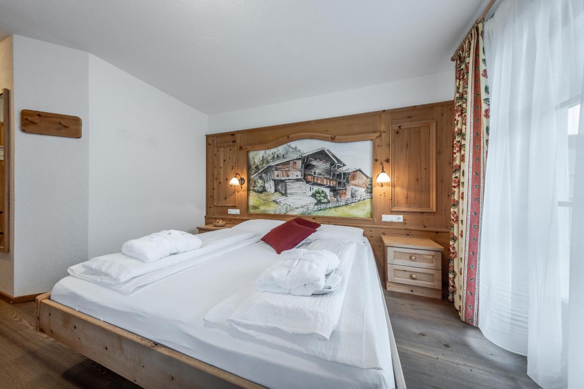 Hotel Pension Odles San Martino in Badia Esterno foto